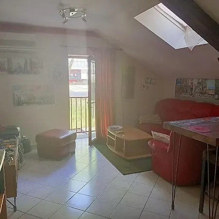 Appartement Confortable En Centre-ville + Parking Prive + Cour *