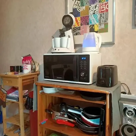 Confortable En Centre-ville + Parking Prive + Cour Appartement