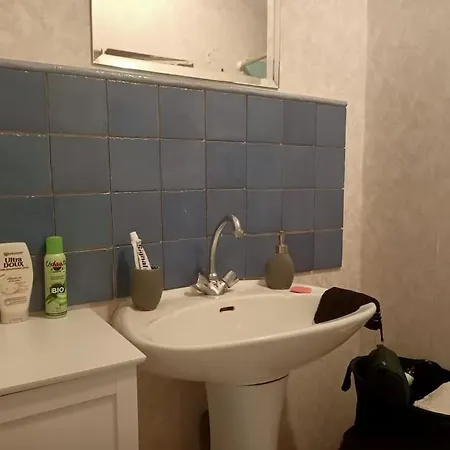 Appartement Confortable En Centre-ville + Parking Prive + Cour Angers