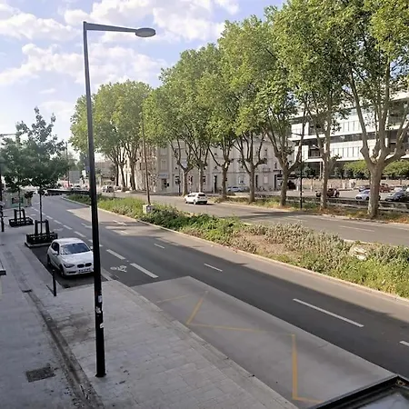 Confortable En Centre-ville + Parking Prive + Cour Appartement Angers