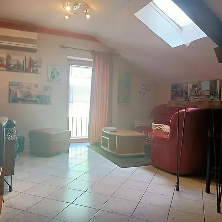 Confortable En Centre-ville + Parking Prive + Cour Appartement